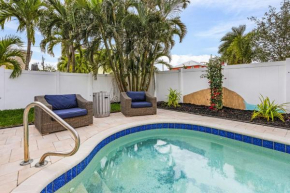 Beach Escape: Pool, Cozy Living, Close to the Gulf